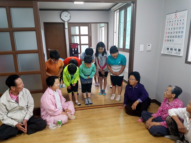 경로당방문4.jpg