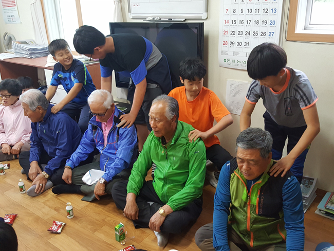 경로당방문1.jpg