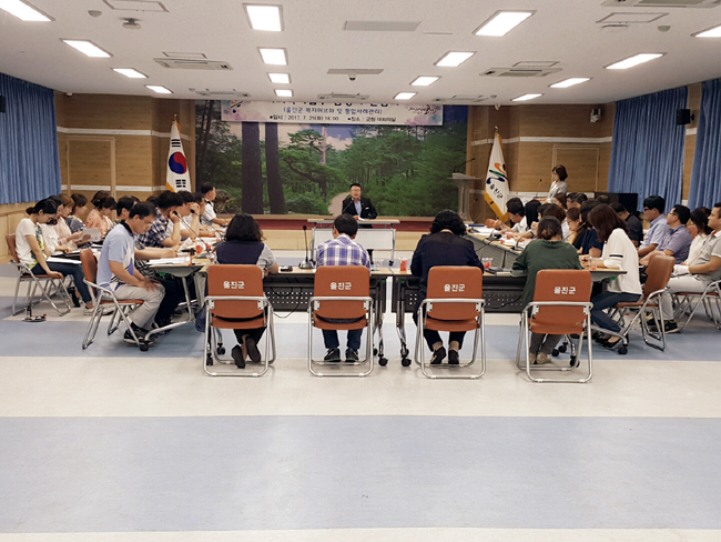 군민 모두가 행복해지는 그날까지 우린 쉼 없이 달려갑니다(사회복지공무원 간담회 사진).jpg