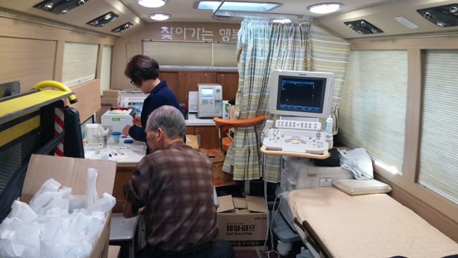 찾아가는 행복병원 진료 큰 인기 사진4.jpg