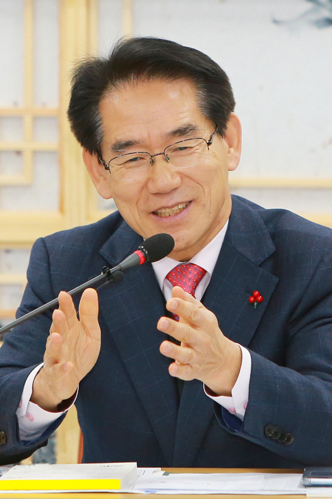 민선6기 3주년 인터뷰 사진.jpg