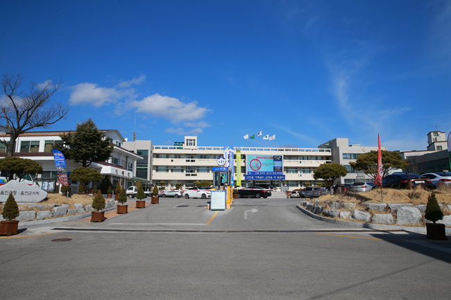 환경오염물질 배출사업장 민관 합동단속(울진군청 전경).jpg