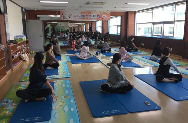 하반기 임산부 요가교실 운영 사진(상반기).jpg