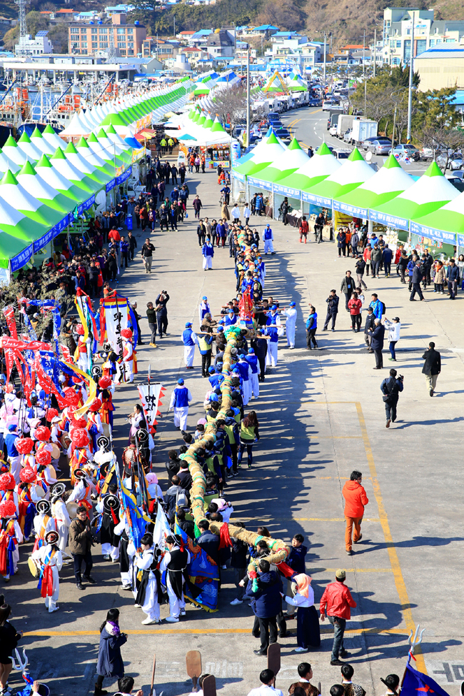 오감 만족 ‘울진대게와 붉은대게 축제’ 욜로와(거리퍼레이드_5).JPG