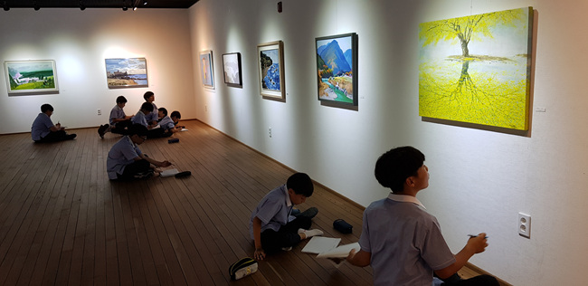 송울진전’ 찾은 울진중학교 (8).jpg