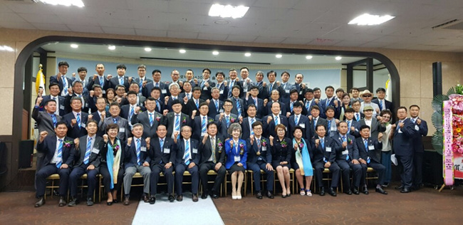 3지역 울RC 이.취임 단체사진.jpg