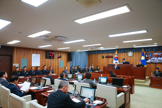 제229회 울진군의회 제2차 정례회 폐회1.jpg
