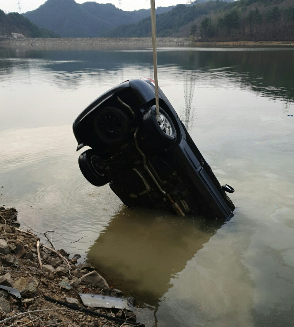 승용차추락 (2).jpg
