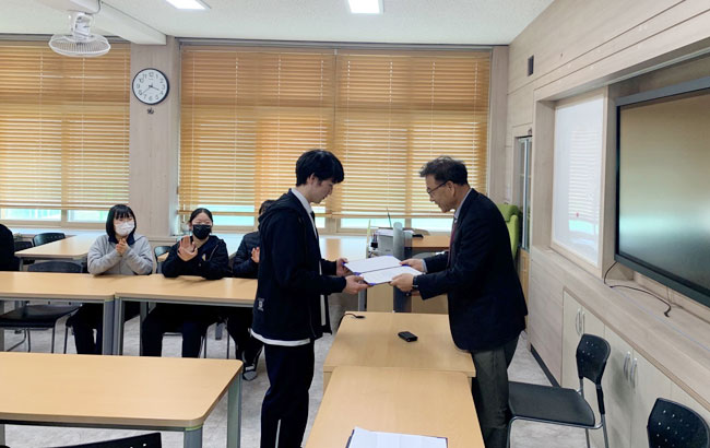 033.jpg