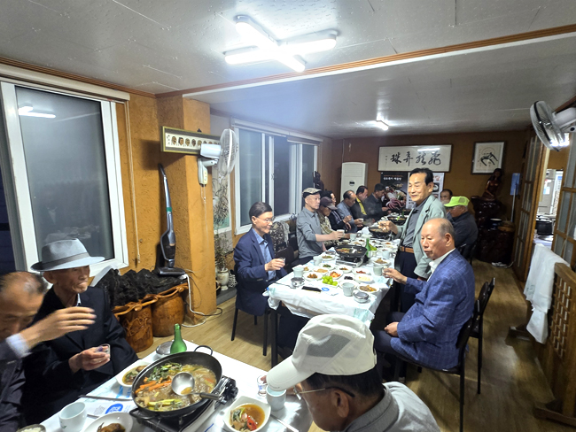 정일영 건배-웹.jpg