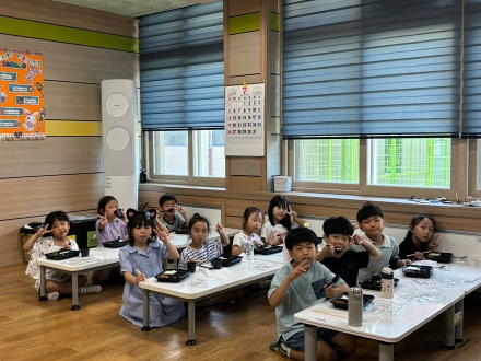 후포초, ‘한수원 2026년 울진군 초등학생 방학 중 점심도시락 바우처 지원 사업’으로 시원한 방학 선물