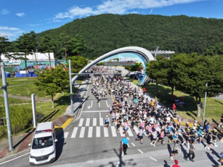 4천여명 울진을 달렸다…‘2026 울진금강송배 전국 마라톤대회’ 성황